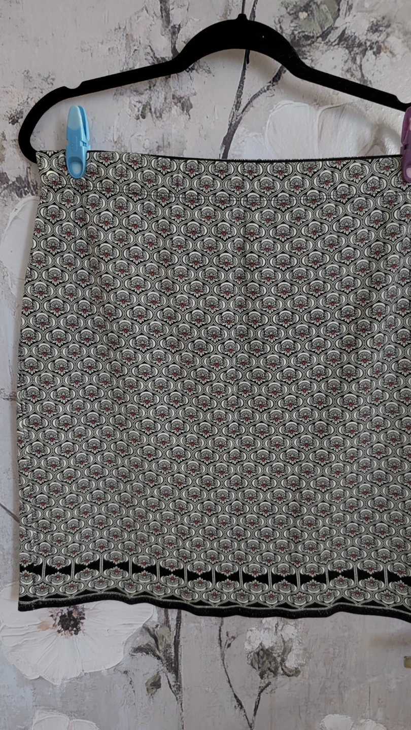 Max Studio patterned skirt