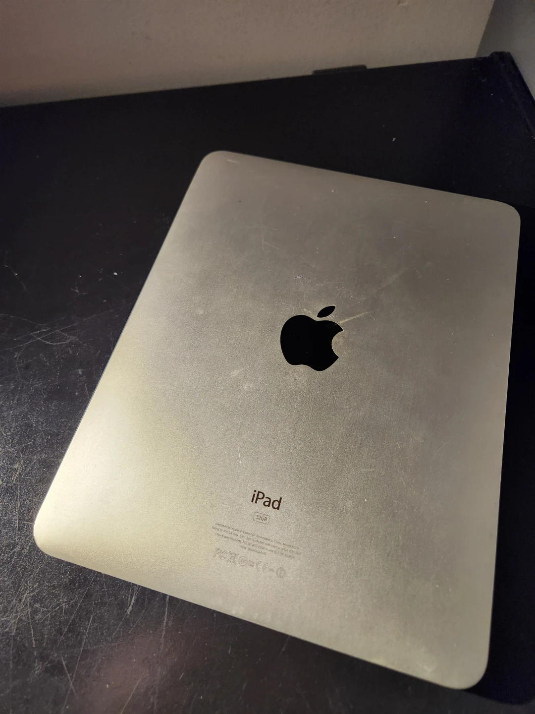 Apple iPad 1st Generation 32GB not working - photo 2