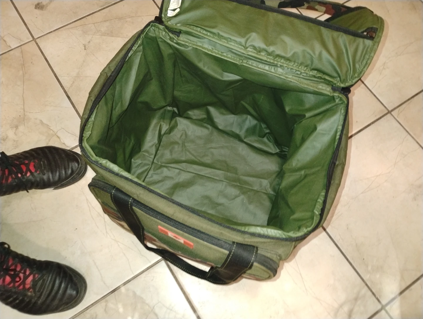 Camo pattern soft-sided cooler bag - photo 4