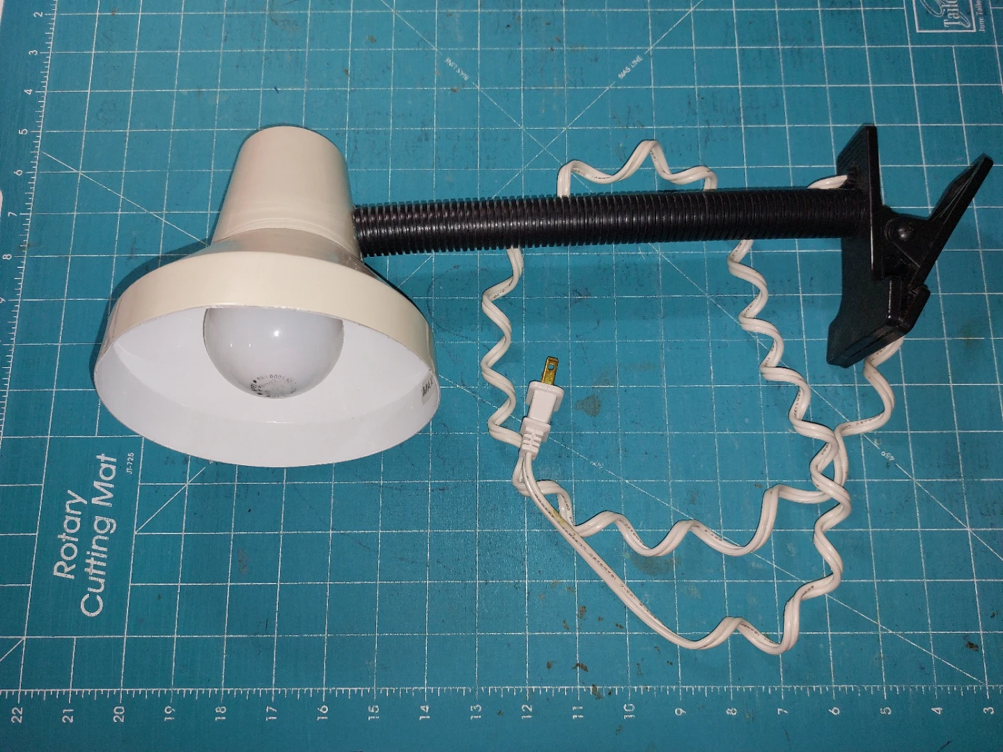 Clip-on adjustable work lamp - photo 4