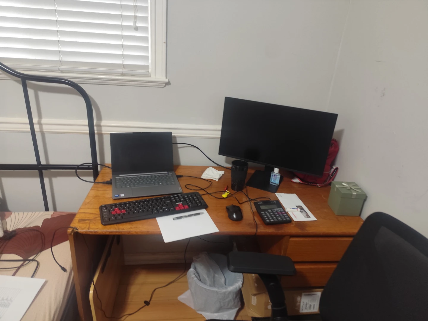 Wooden computer desk - photo 4