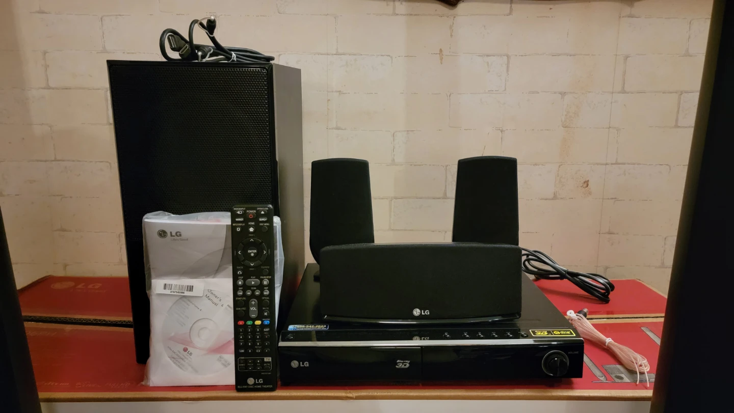 LG HB806PH 3D Blu-ray DVD Home Theater System - photo 2