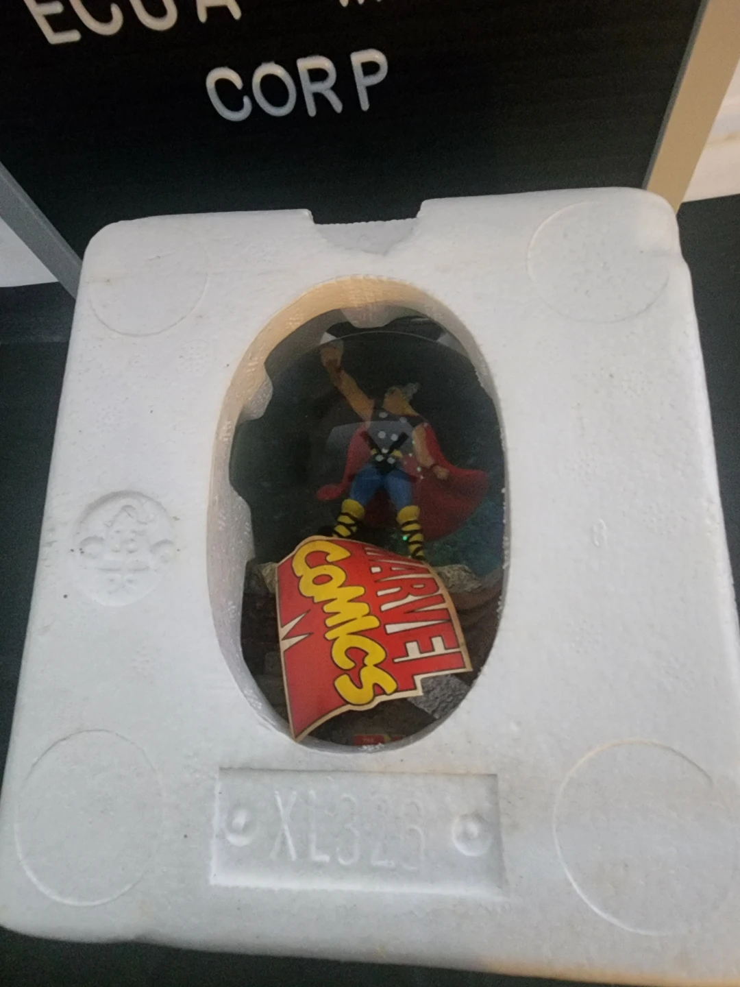 Marvel Comics The Mighty Thor Snow Globe damage box - photo 5
