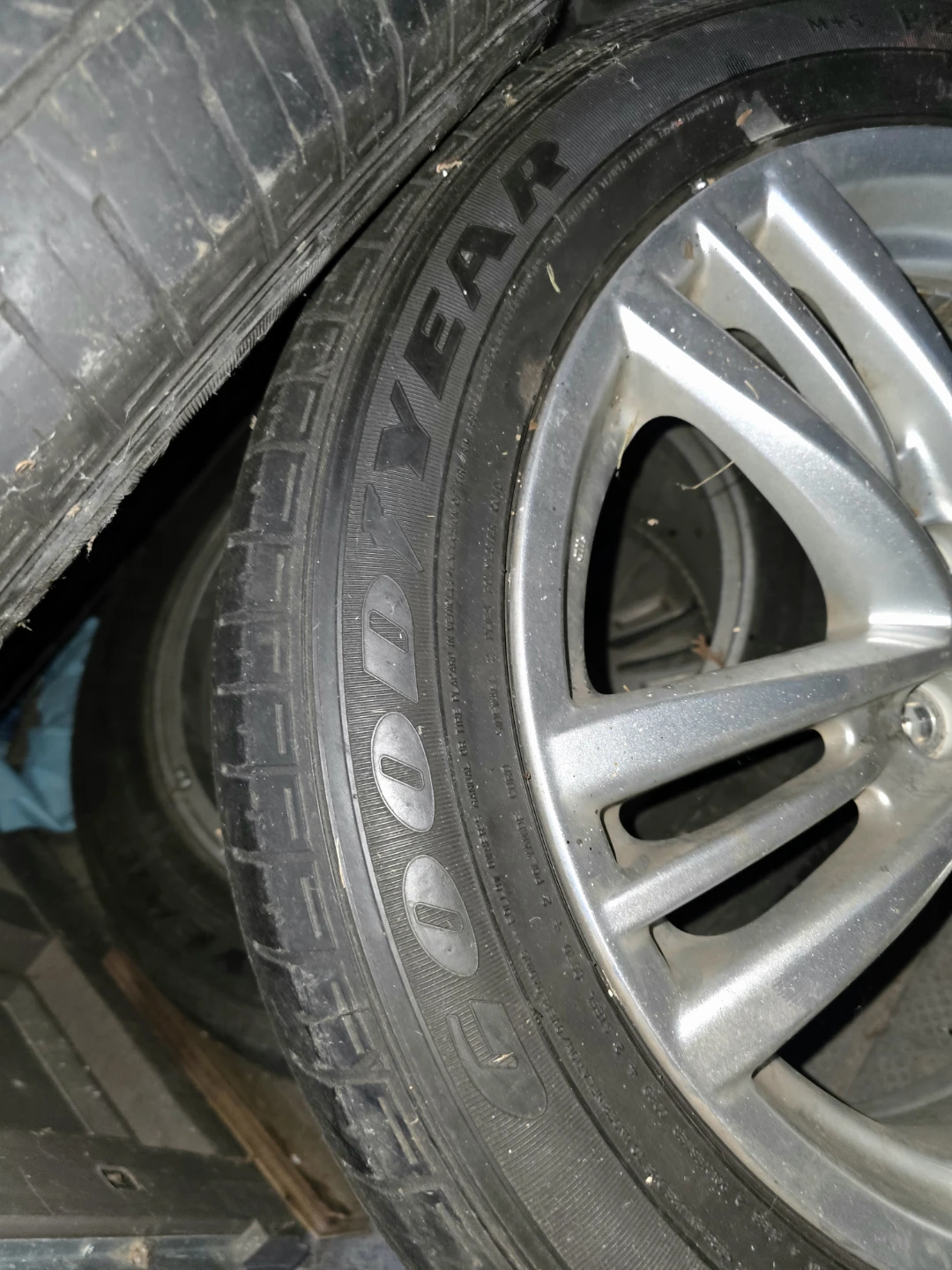 Set of 4 Infiniti Wheels with Goodyear Tires - photo 2