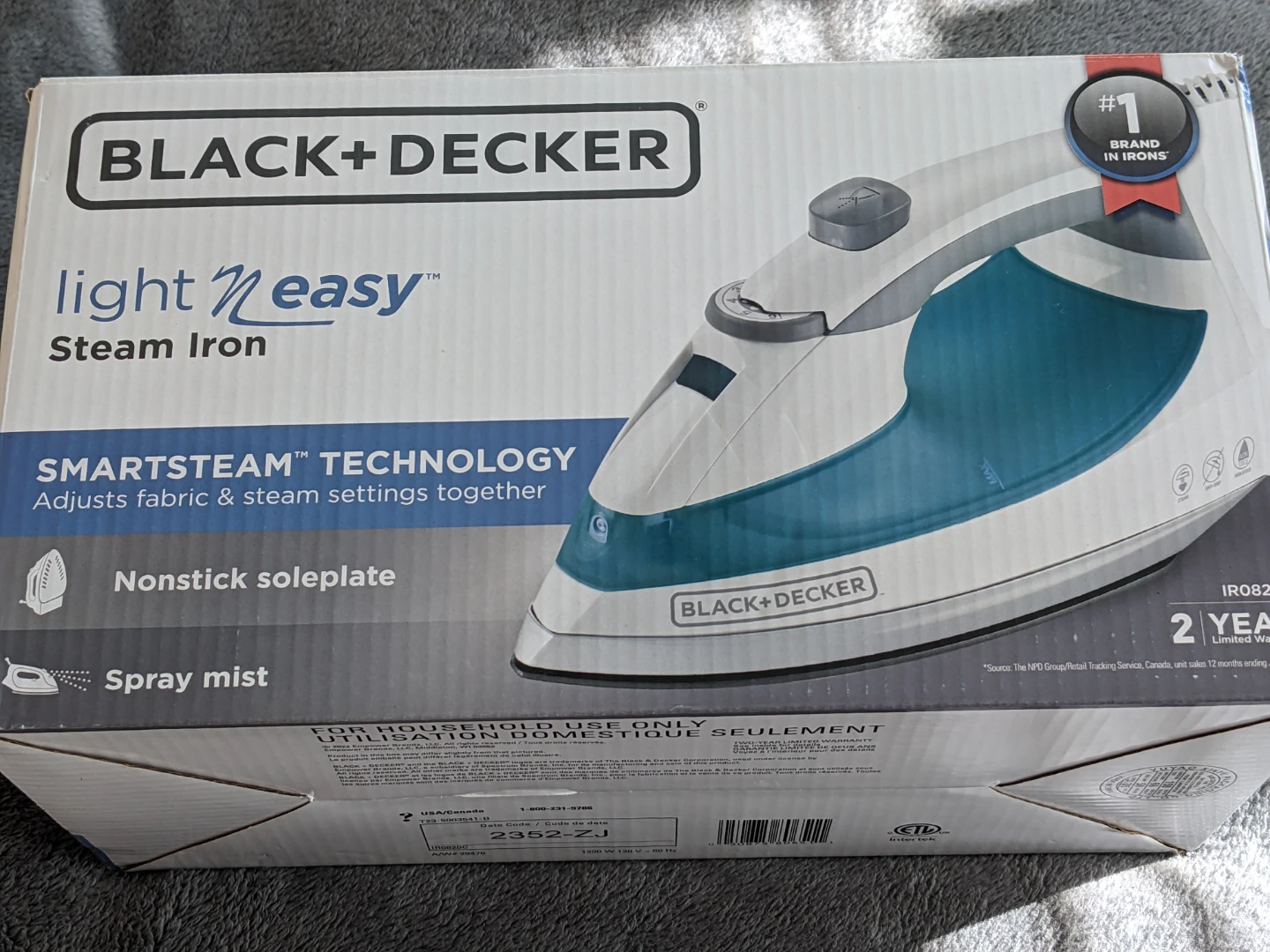 Black+Decker Light 'N Easy Steam Iron - photo 2