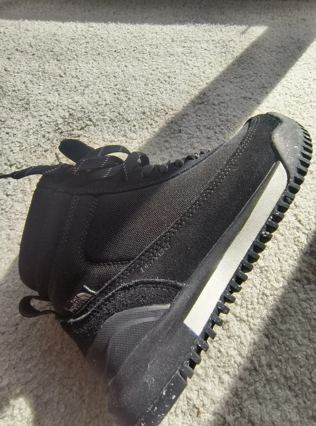 North Face Waterproof boots, women size 6.5 - photo 4