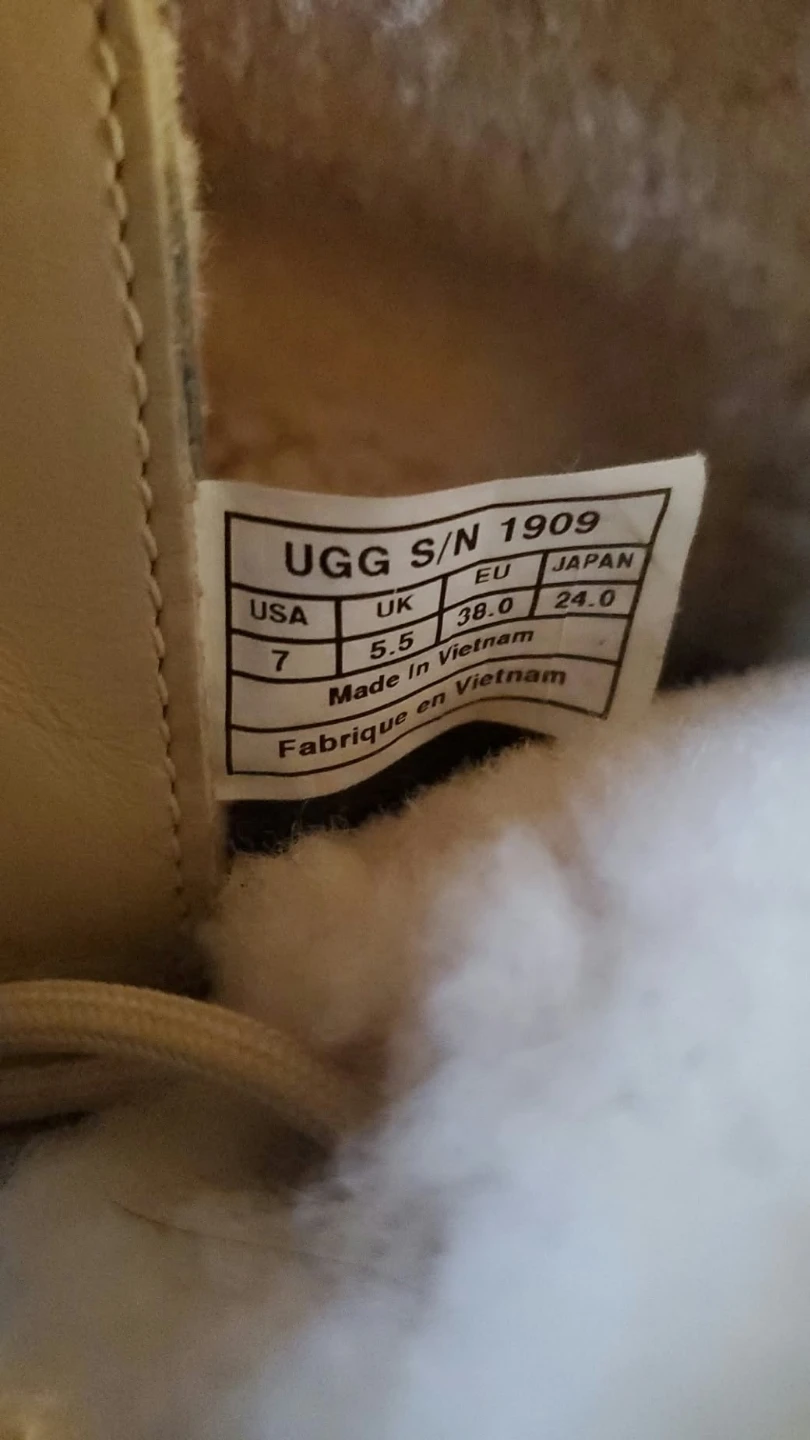 UGG Women's Boots Size 7 - photo 3