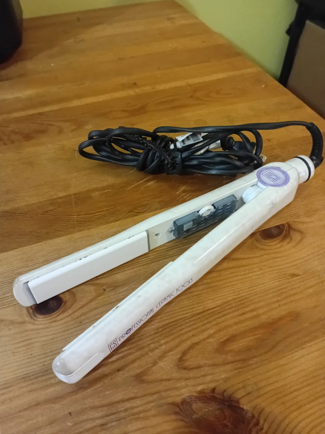 Hair straightener