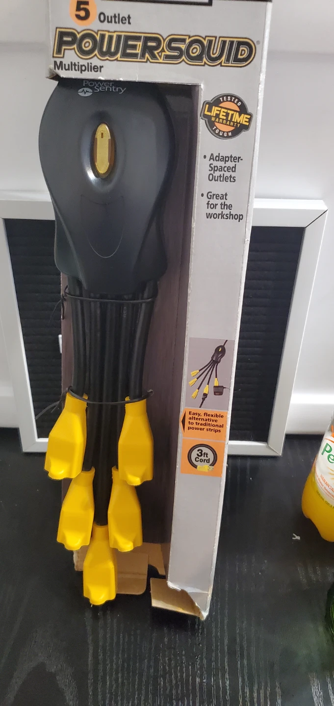 Shoplogic PowerSquid 5-Outlet Multiplier damage box