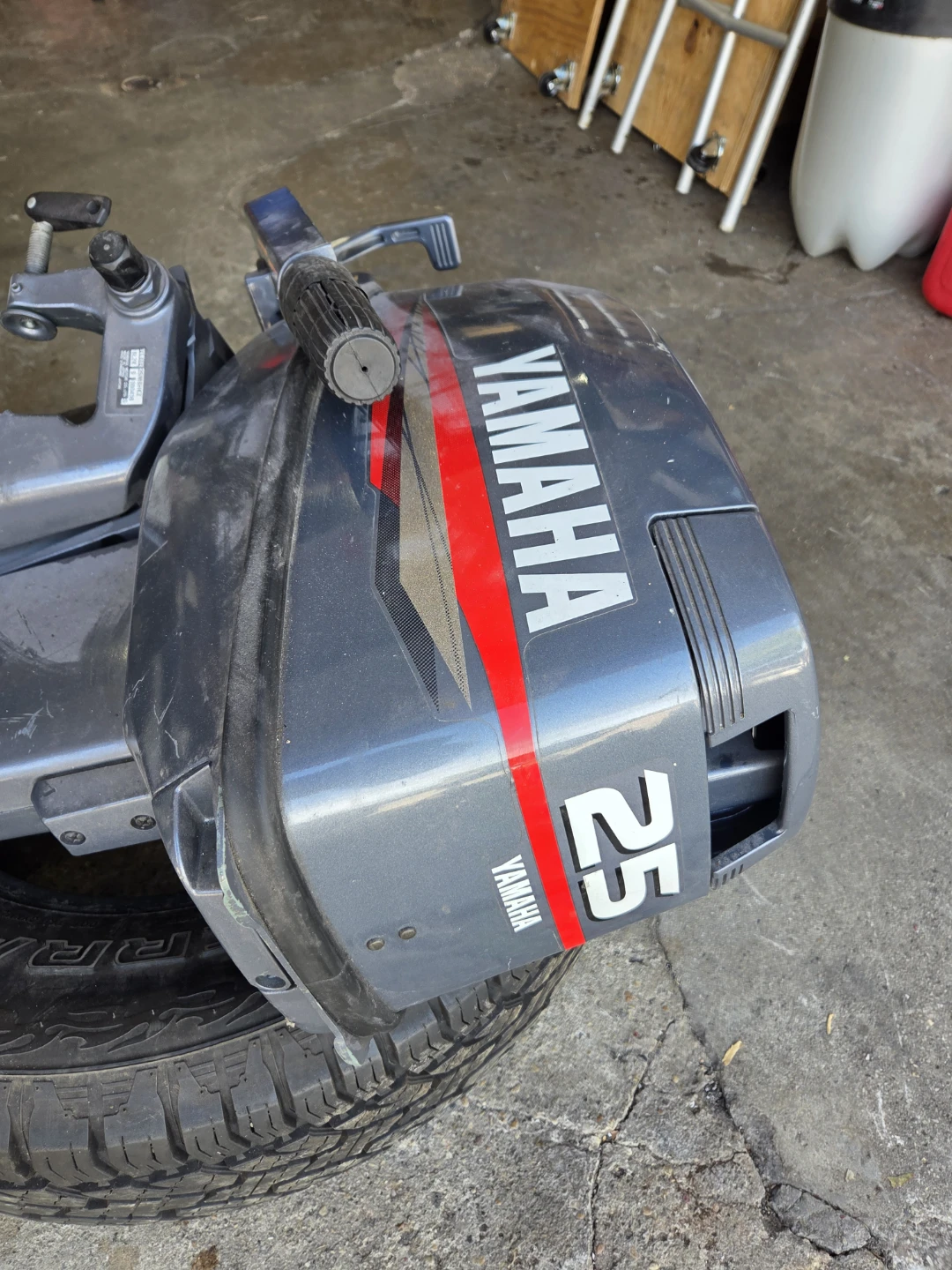 Yamaha 25HP Outboard Motor - photo 3
