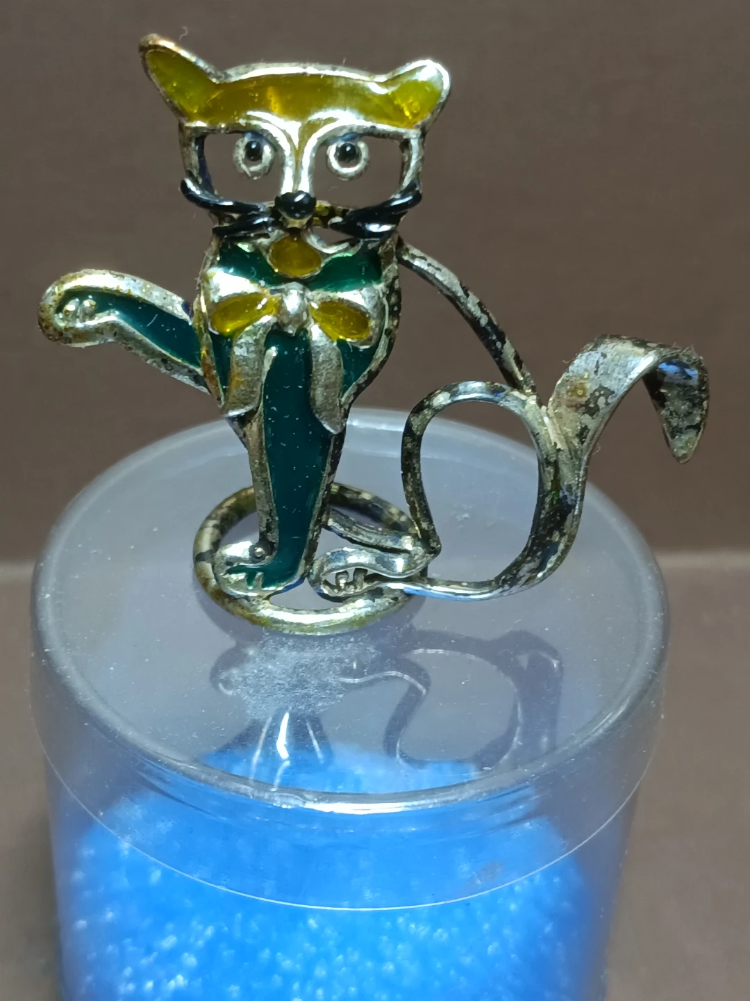 Vintage enamel cat brooch