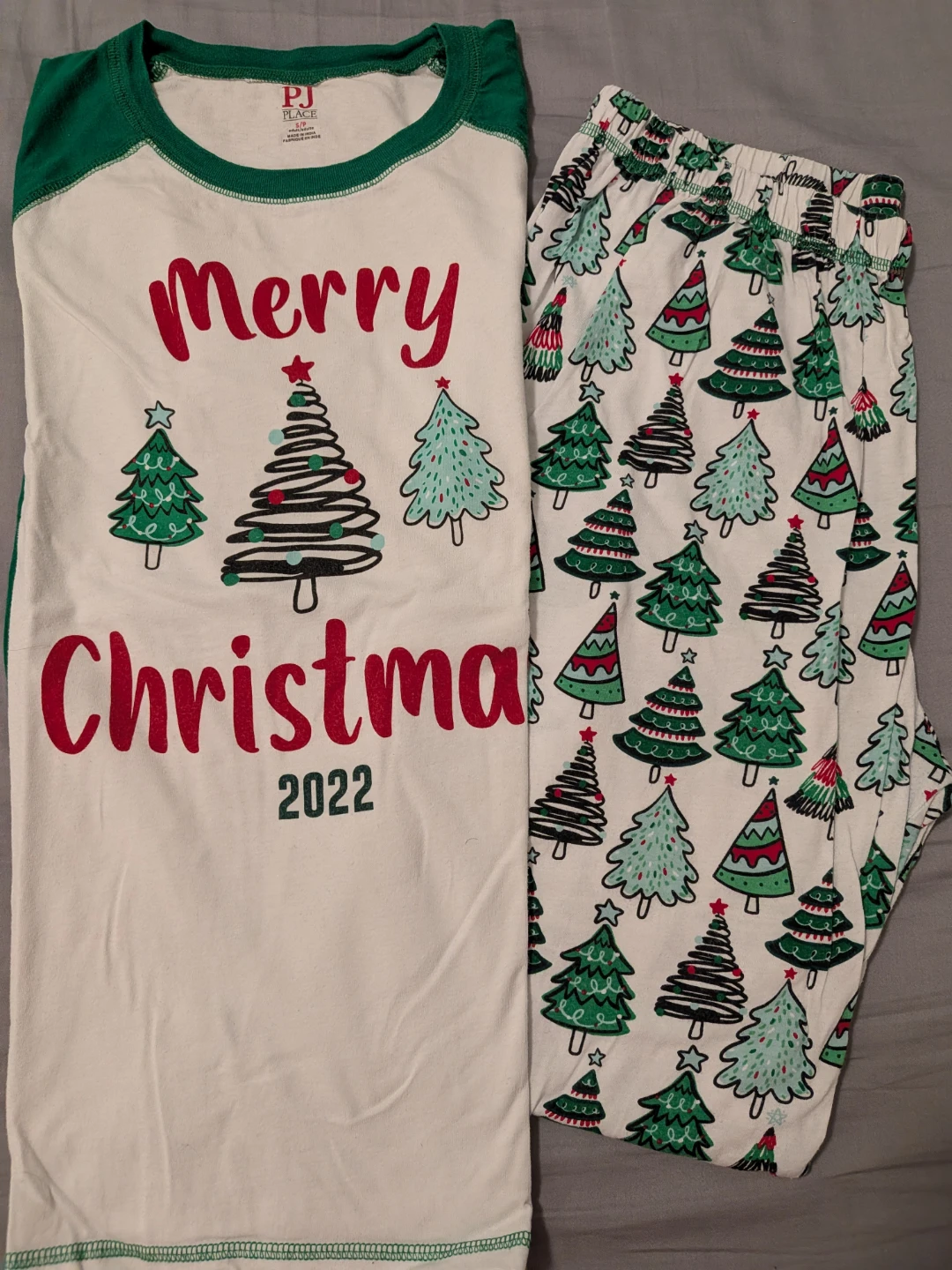 PJ Place Adult Holiday Pajama Seat – 4 Sets Total - photo 3
