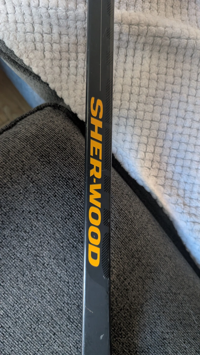 Sher-Wood Rekker EK33 Junior Hockey Stick - Right - photo 2