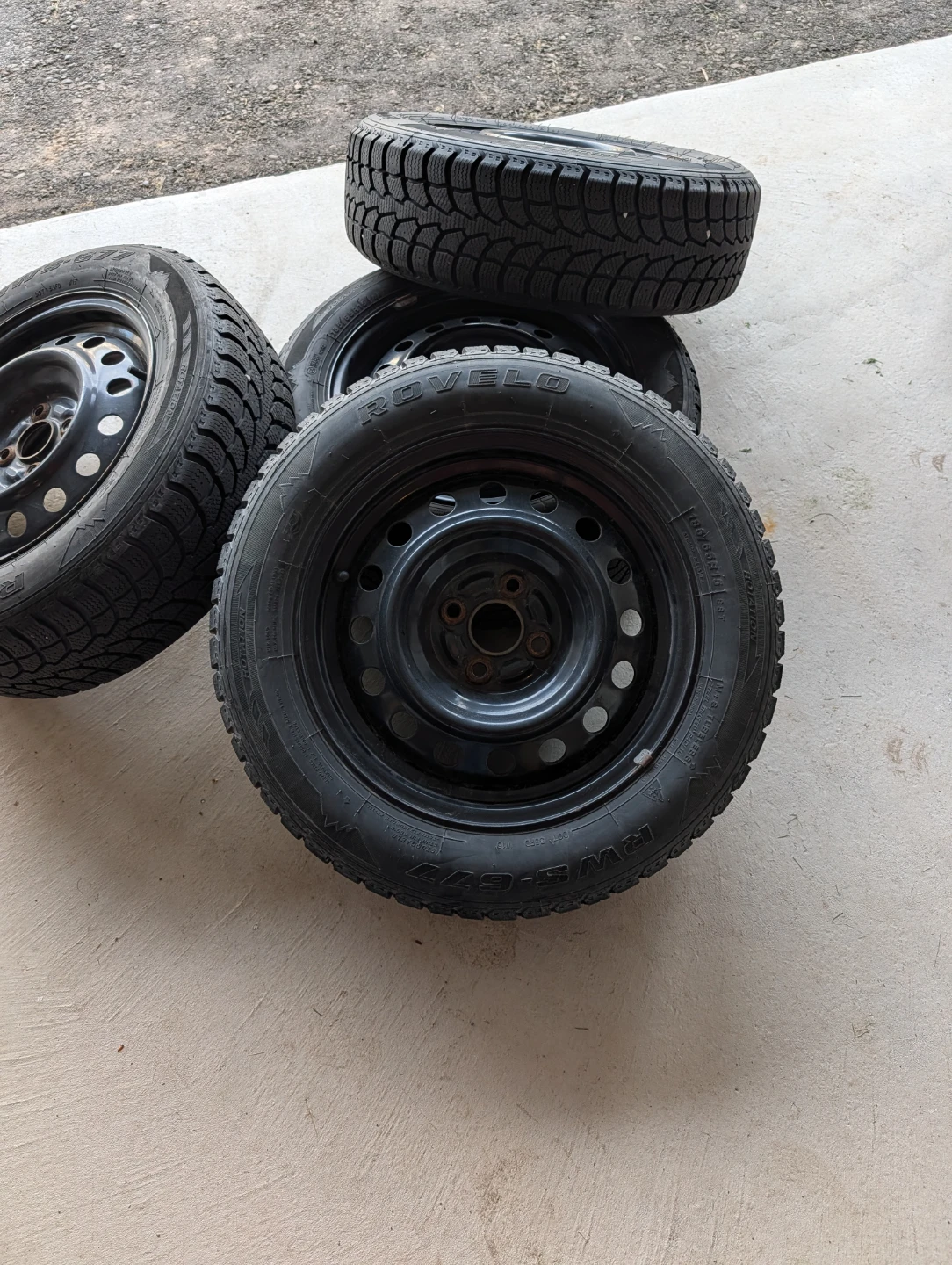 4 Rovelo Winter Tires on Steel Rims 185/65R15 Kia Rio/Accent