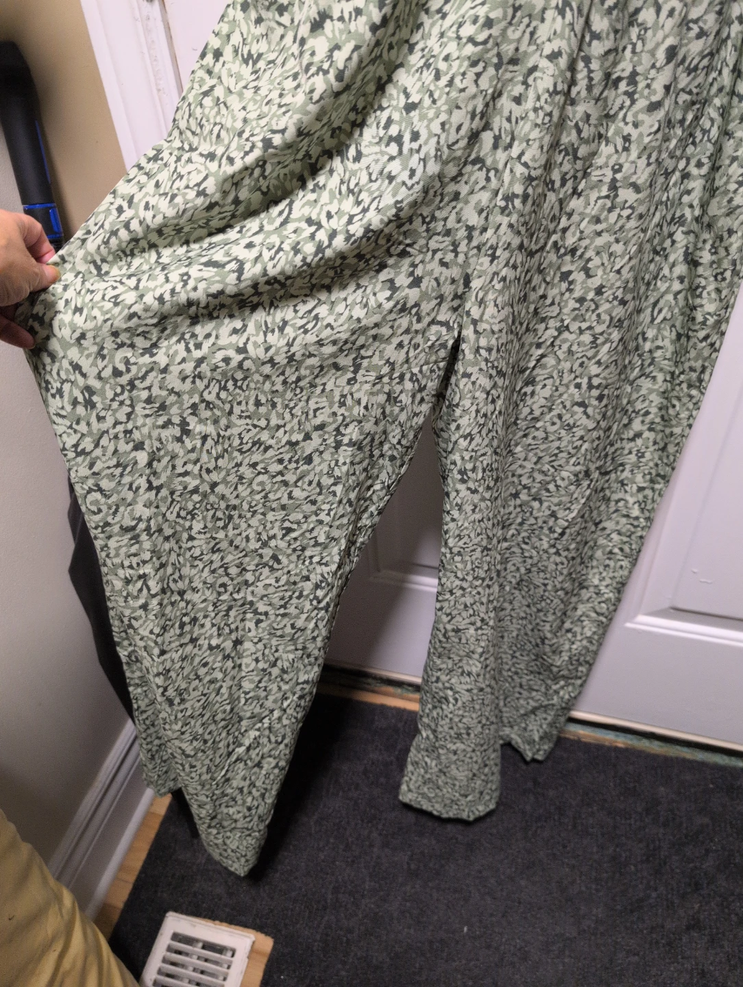 Green patterned halter jumpsuit - photo 3