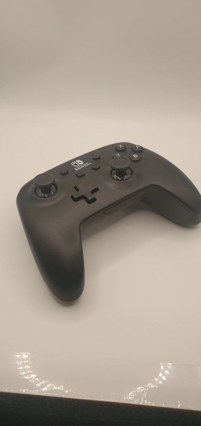 Nintendo Switch Pro Controller - photo 2