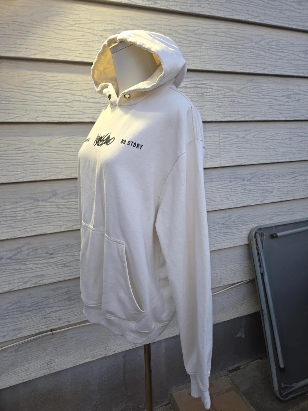 Mossimo Cream Graphic Hoodie - photo 3