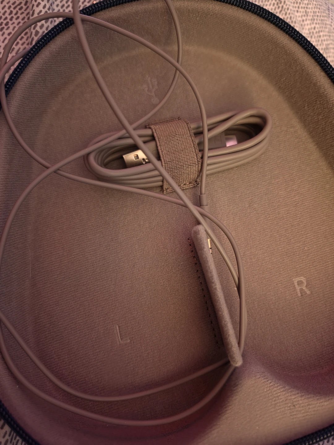 Sennheiser Momentum 4 Headphones - photo 3