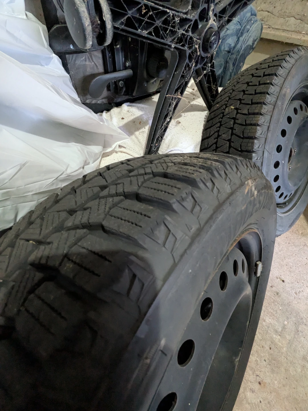 Set of 4 Winter Tires on Steel Rims - photo 2
