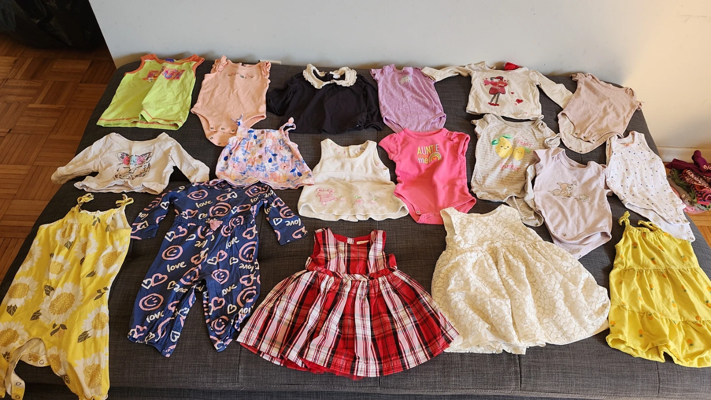 Large Bundle of Baby Girl Clothing - photo 3