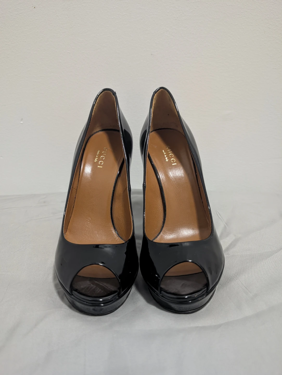 Gucci Black Patent Leather Peep-Toe Heels - photo 4
