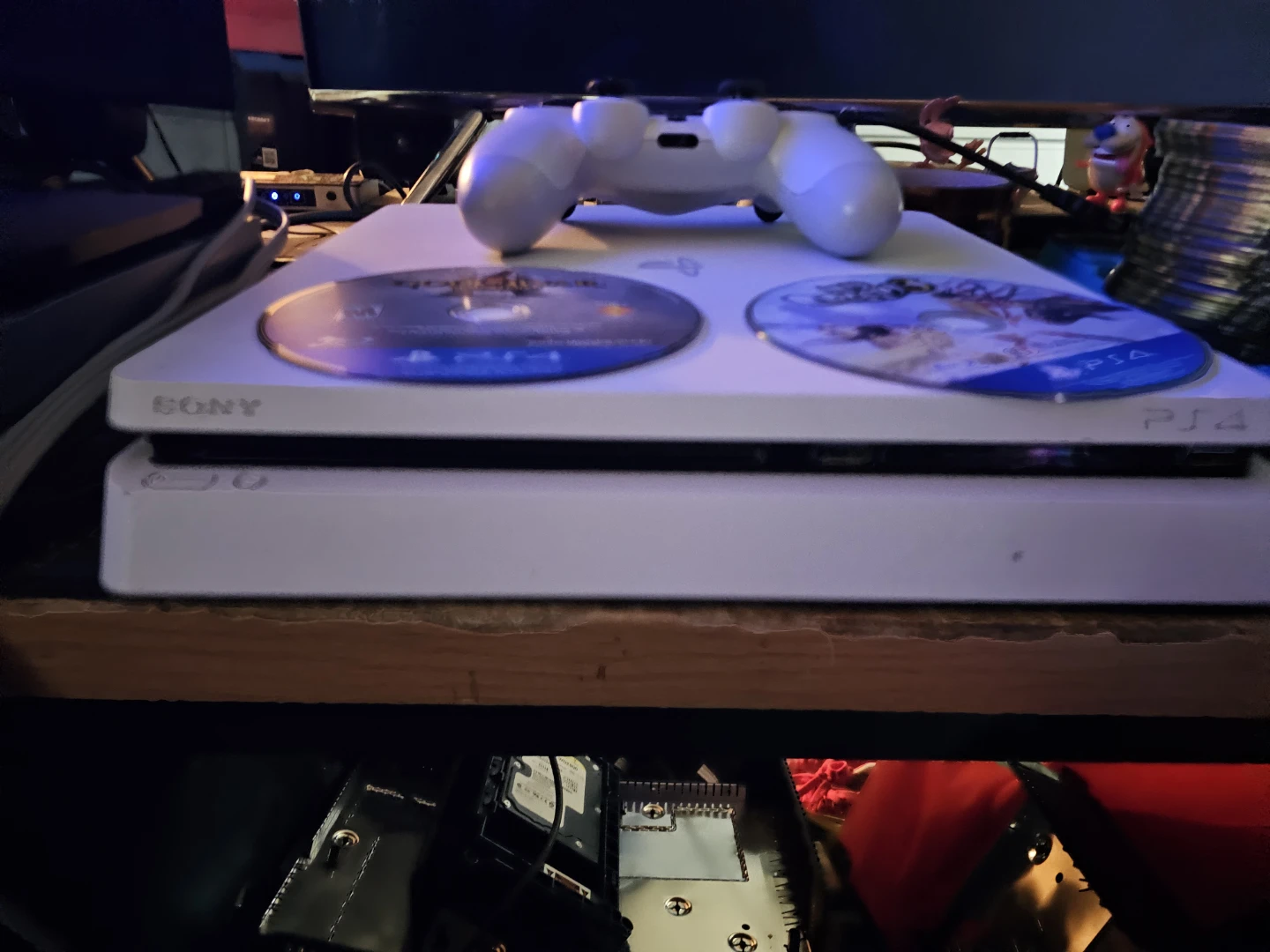Ps4 slim 1TB  rare white  jailbroken 13.00 - photo 2