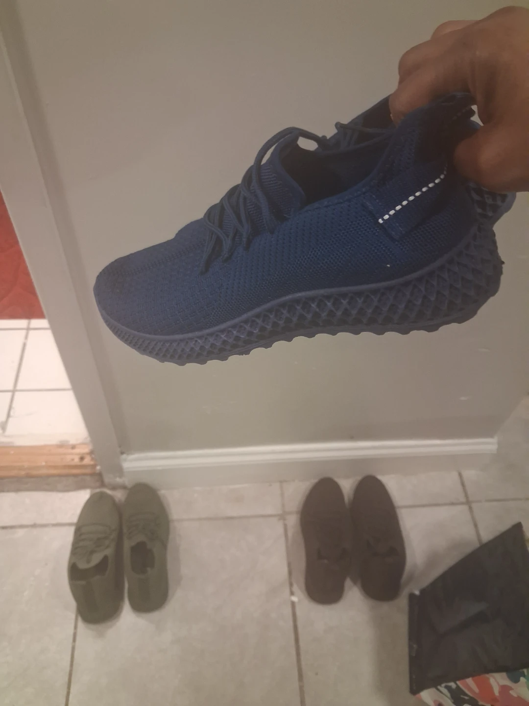 SNEAKERS SALE - photo 2