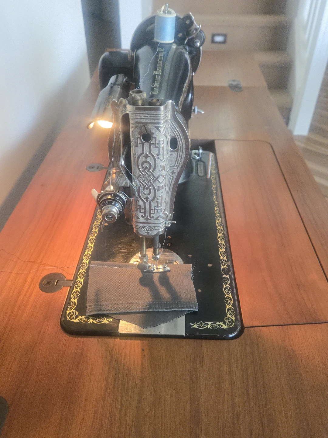 Singer 15-91 heavy duty Sewing Machine - photo 3