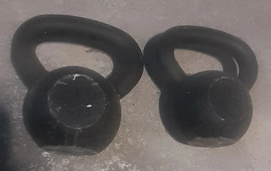Set of two 20lb (9kg) kettlebells