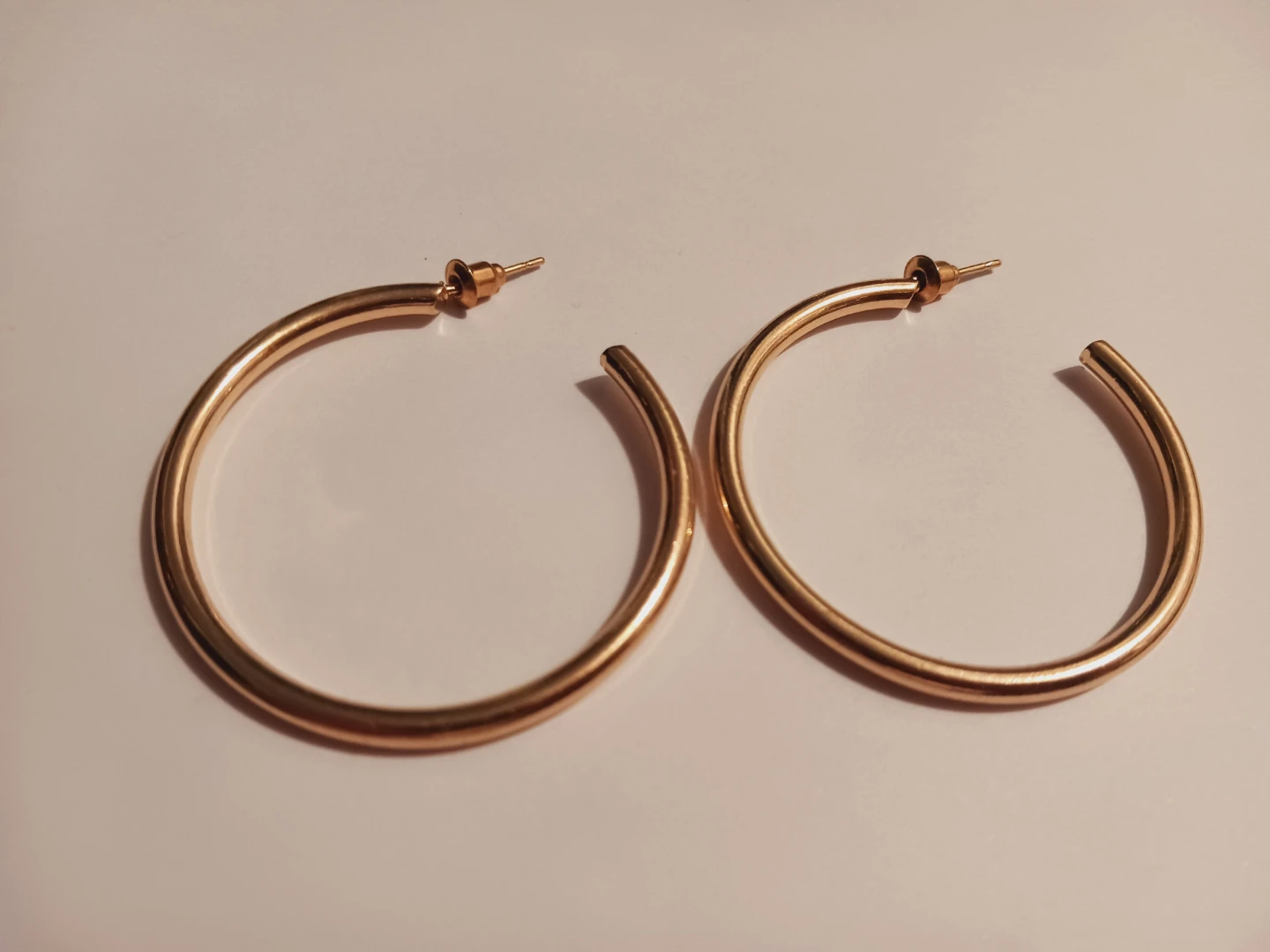New !! Gold Tone Hoop Earrings - photo 3