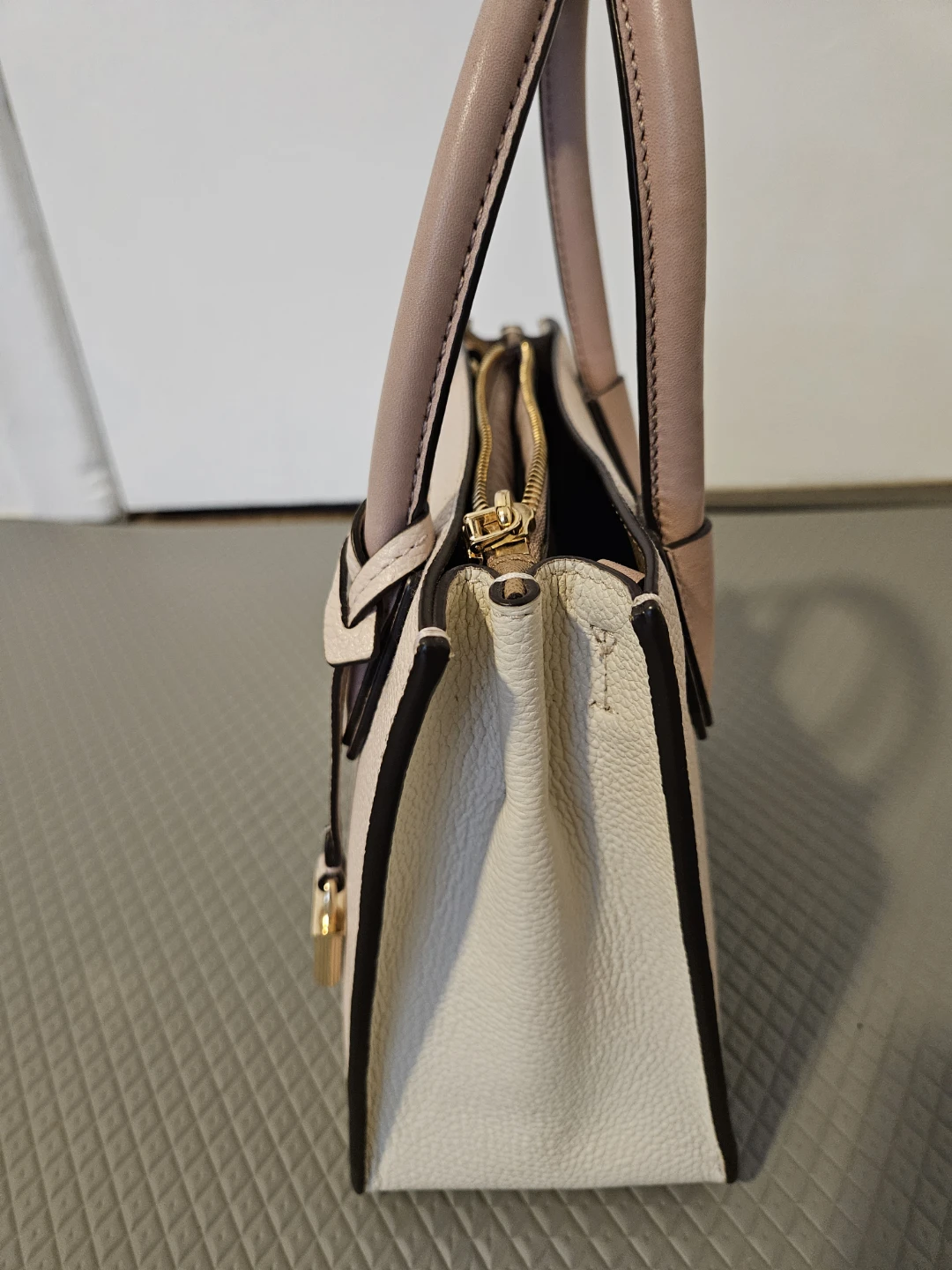 Michael Kors Handbag - photo 3
