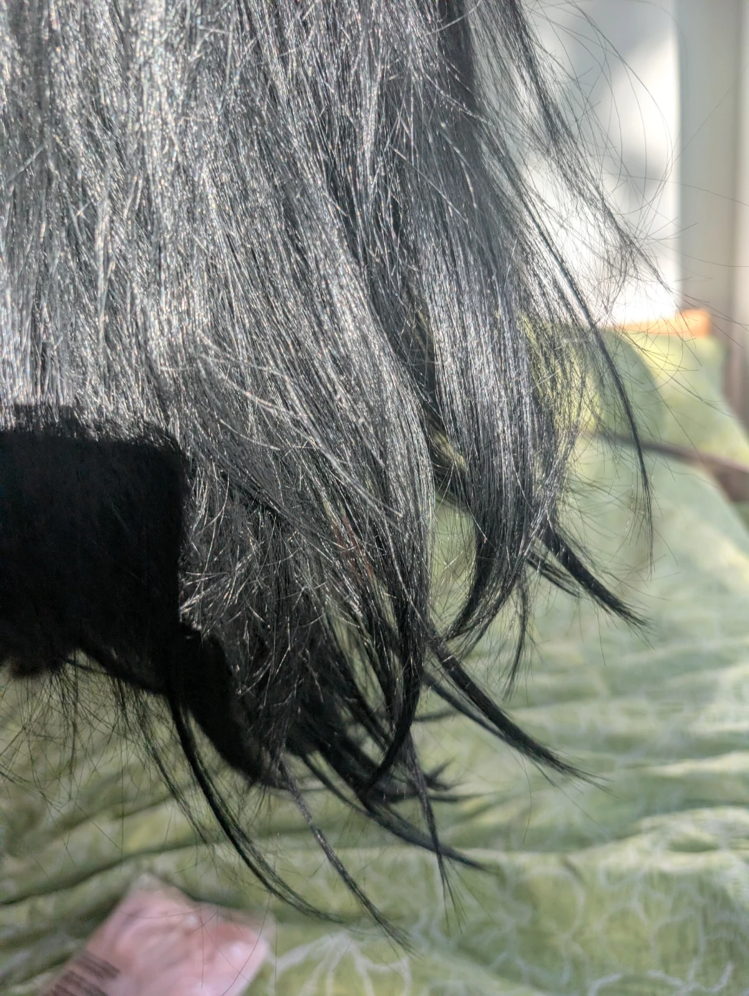 Black shoulder-length synthetic wig - photo 5
