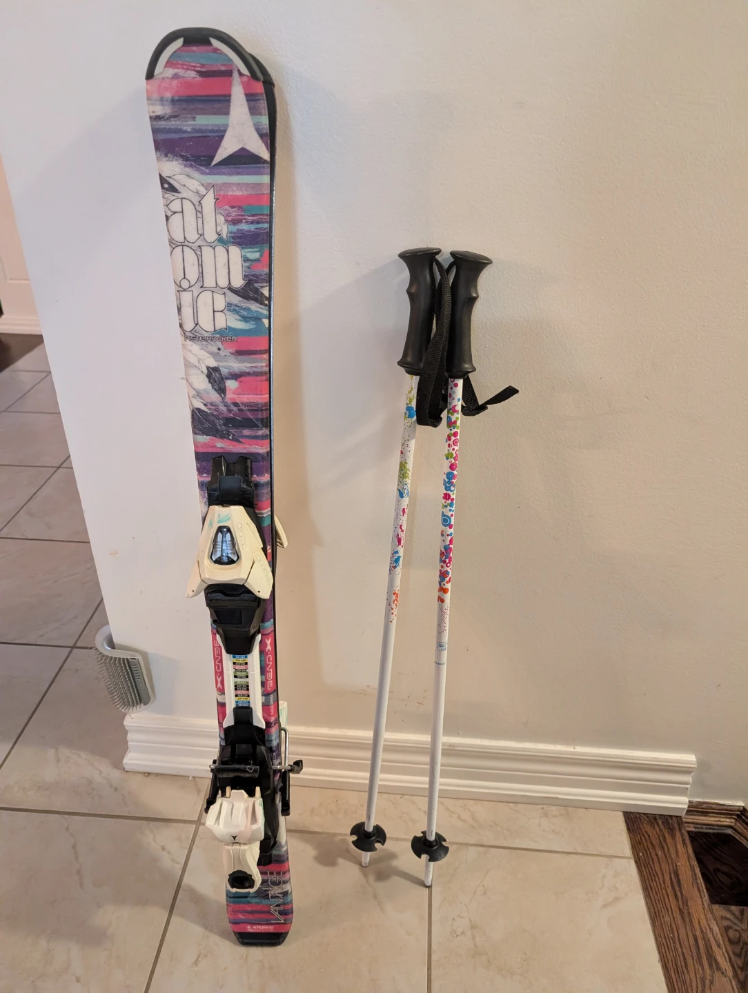 Atomic Vantage Skis with Poles
