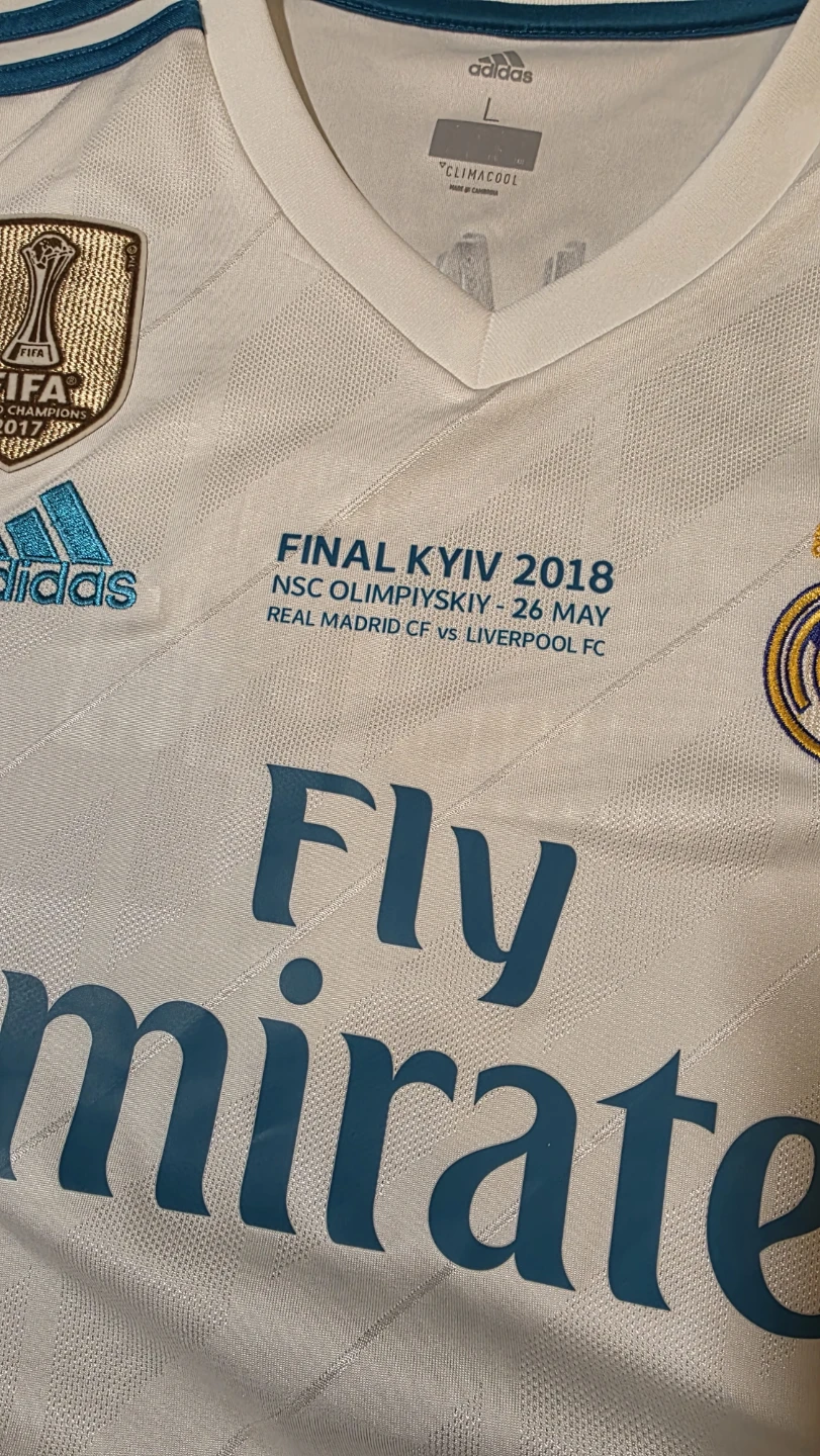 Authentic Ronaldo 2017-18 UCL final jersey with badge - photo 4