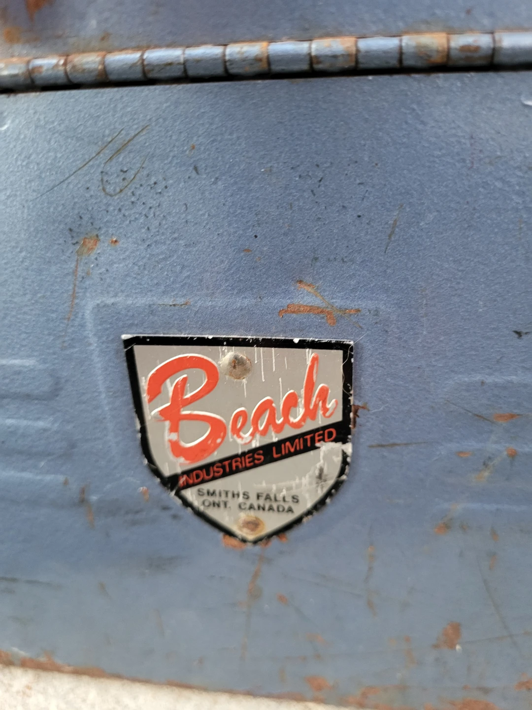 Large Beach Metal Tool Box - photo 3