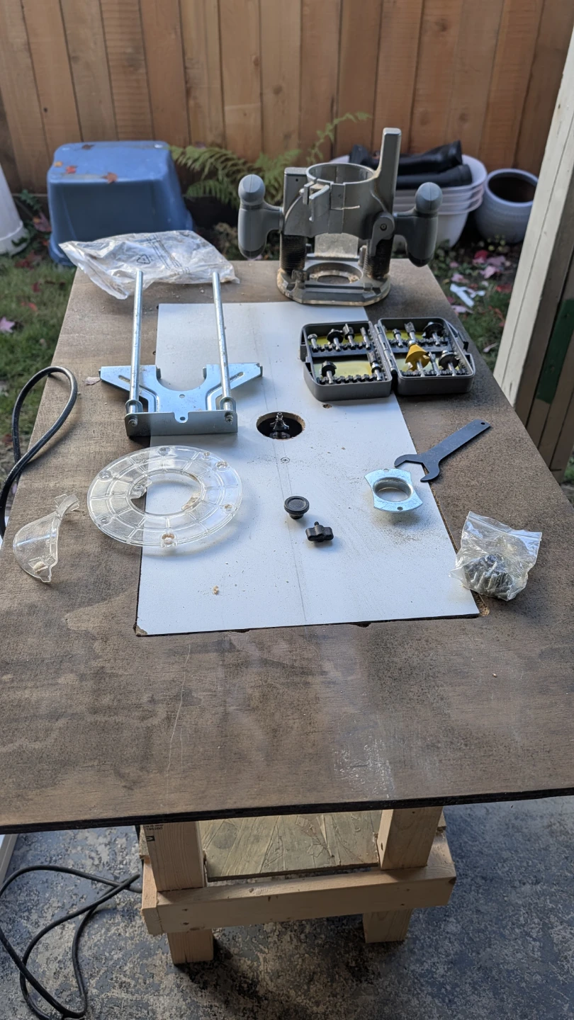 Mastercraft Maximum Router w/ bits and table - photo 4