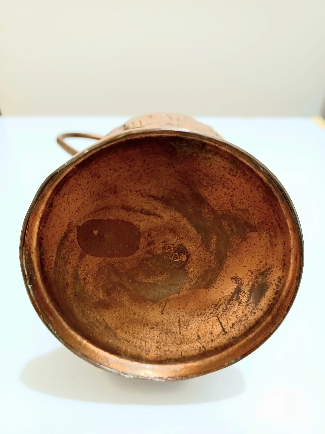 Vtg Hand Hammered Repousse Copper Pitcher - photo 3