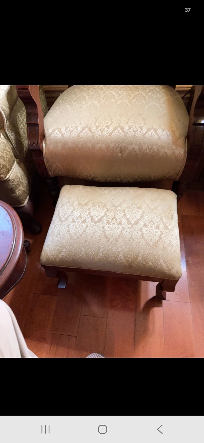 Vintage Accent Chair with Matching Ottoman - photo 4
