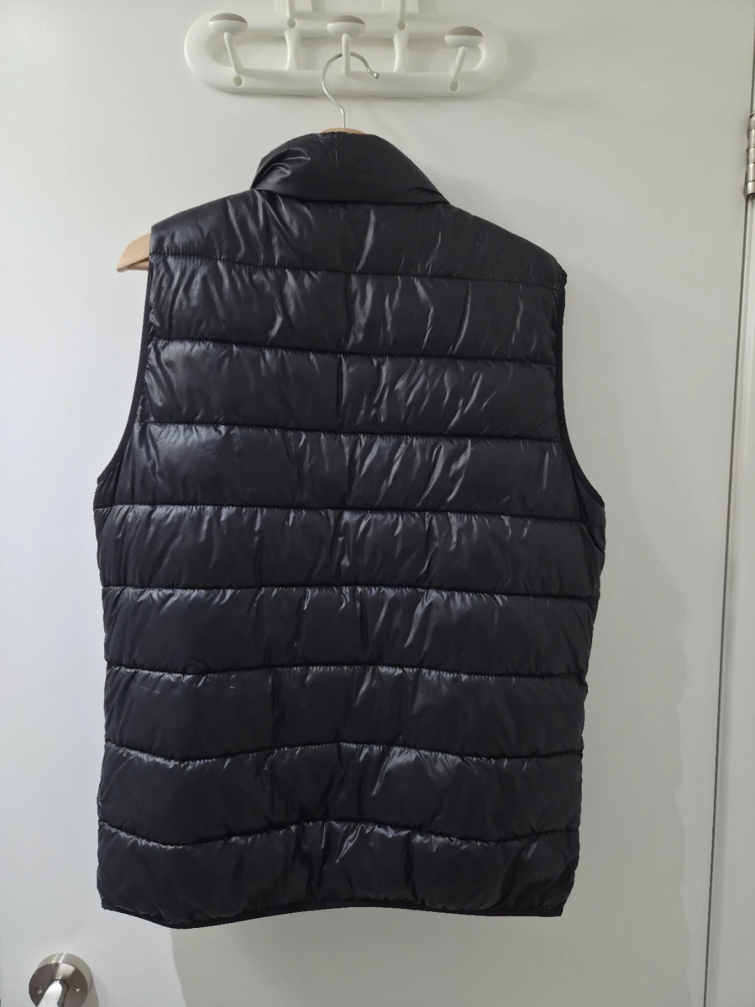 A&F Primaloft Black Puffer Vest (Size M) - photo 2