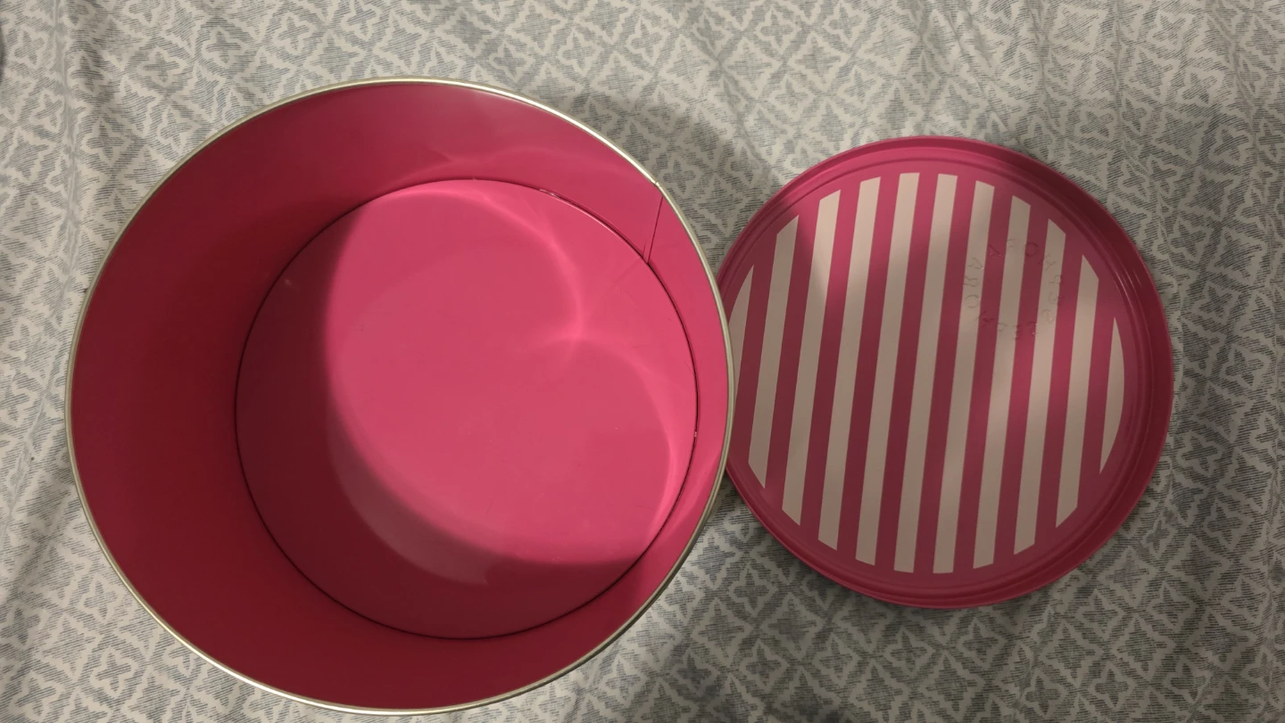 Sephora tin