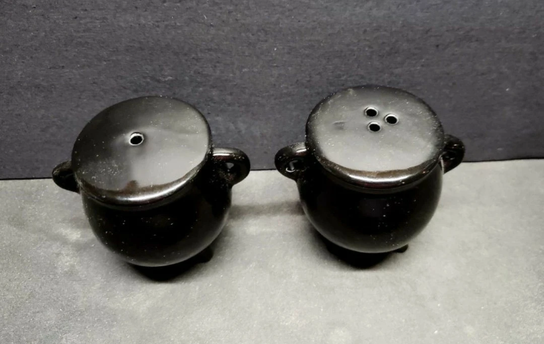 Salt & Pepper Shakers. Witch Cauldron - photo 3