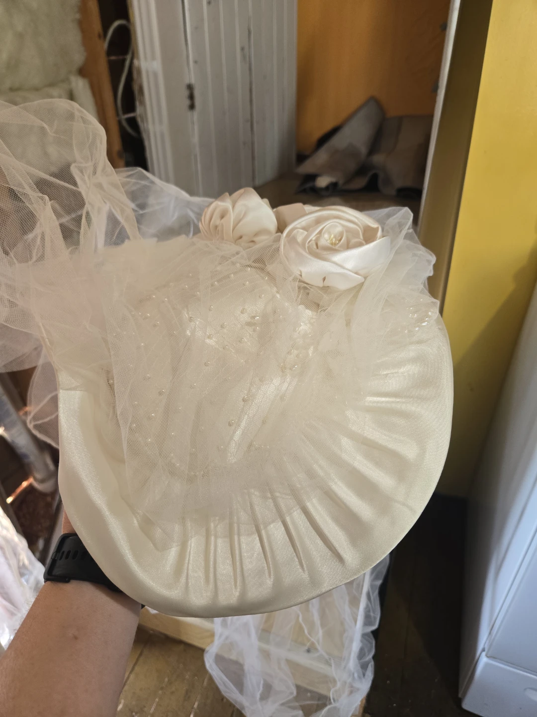 With wedding  dress with the hats - photo 2