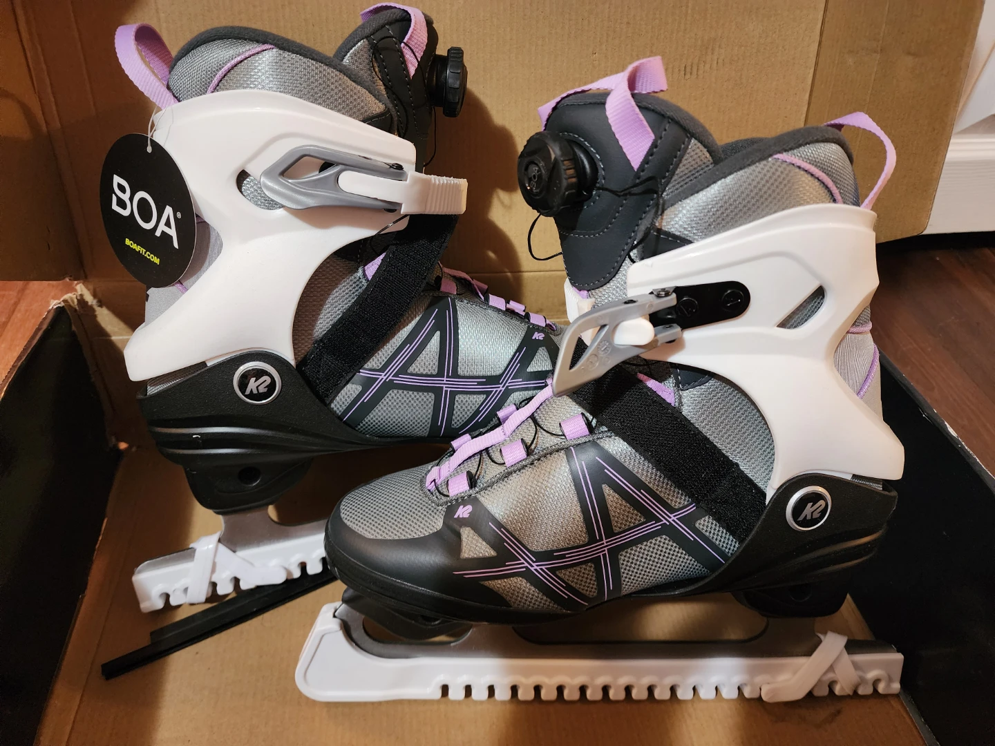 Women's ice skates size 9