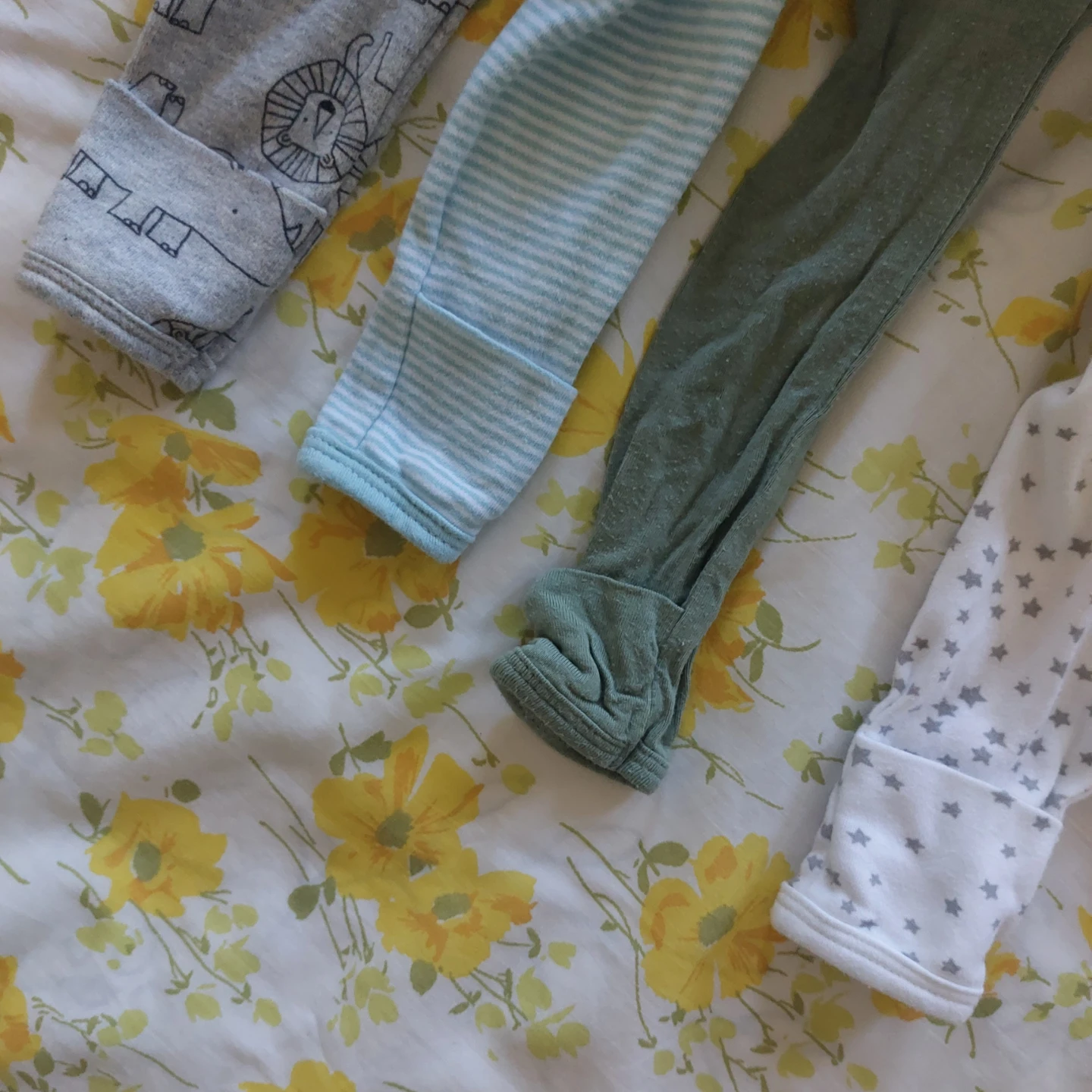 Bundle baby clothes onesies / sleepers - size newborn / 0m - photo 4