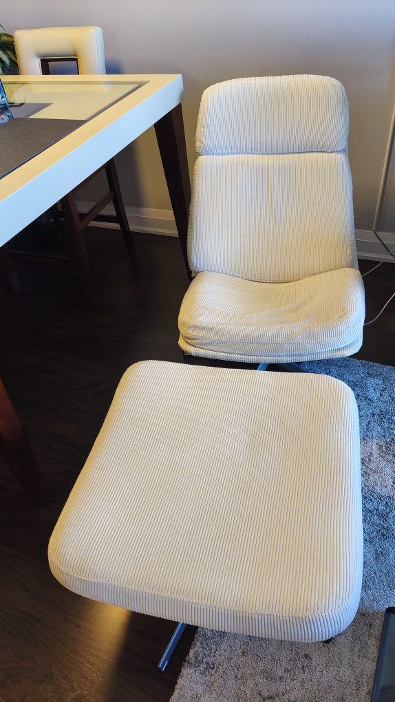 IKEA Lunna Swivel Chair and Ottoman (white)