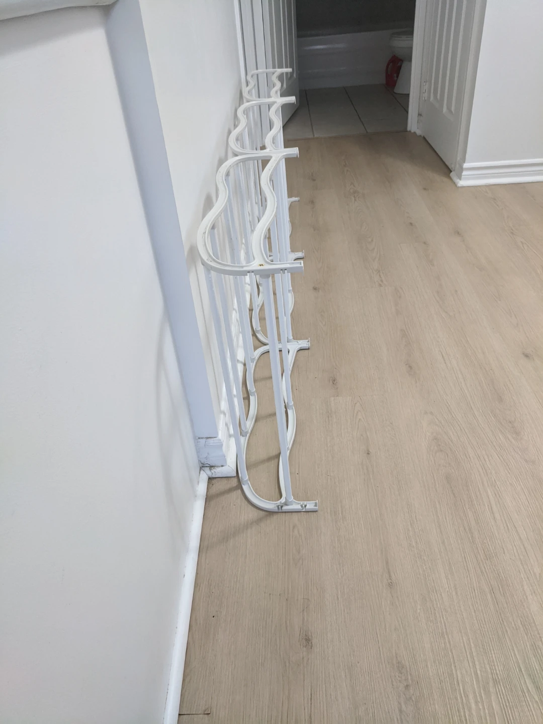 White Metal Rack - photo 5