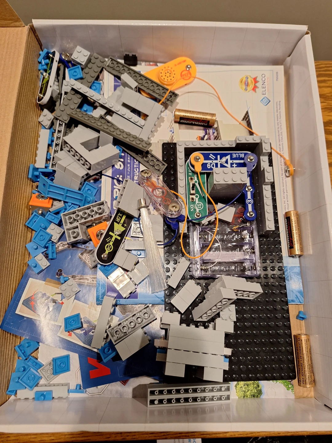 Snap Circuits Bric: Structures - photo 2
