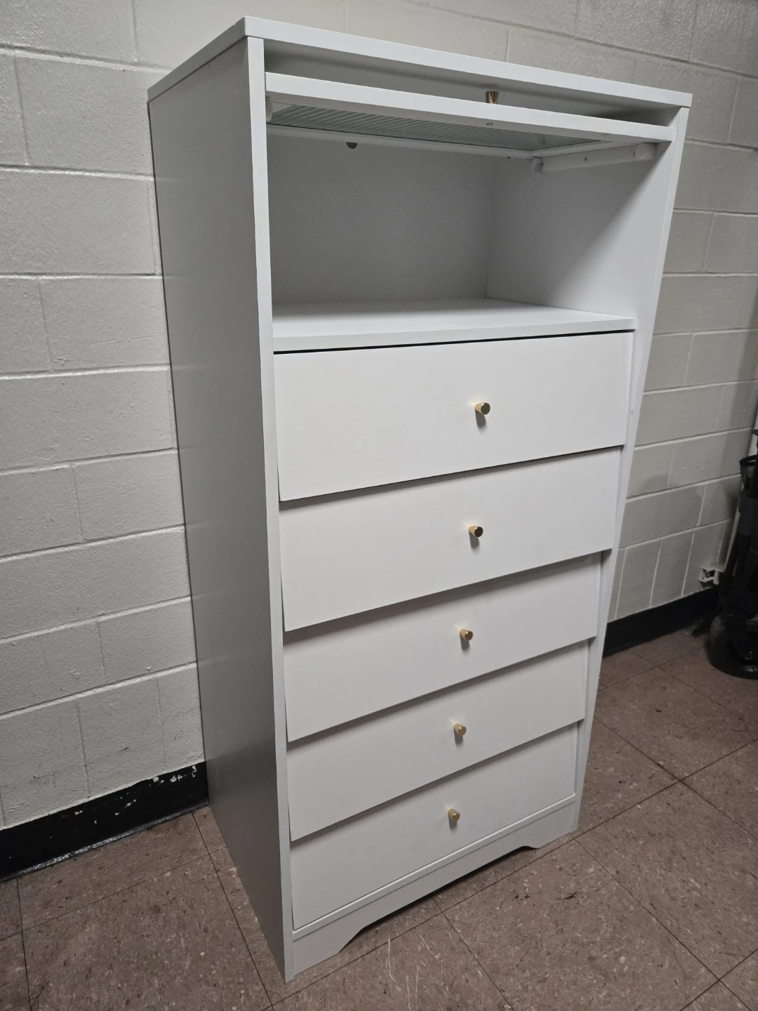 Modern White 5-Drawer Chest with Fluted Glass Vanity Display - photo 3