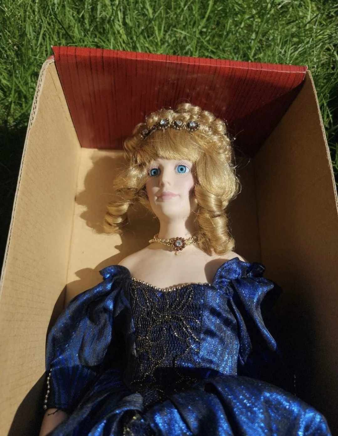 CHSN Artisan Collection Figurines - 2 Dolls - photo 2