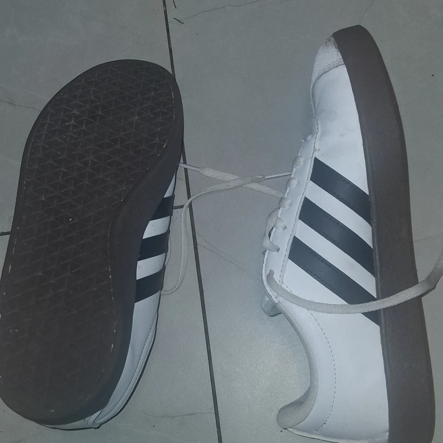 Adidas white sneakers size US 7.5 - photo 4